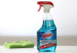 What household chemicals should never be mixed with each other?
