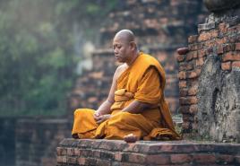 The meaning of Sangha: Serving people and going to great nirvana